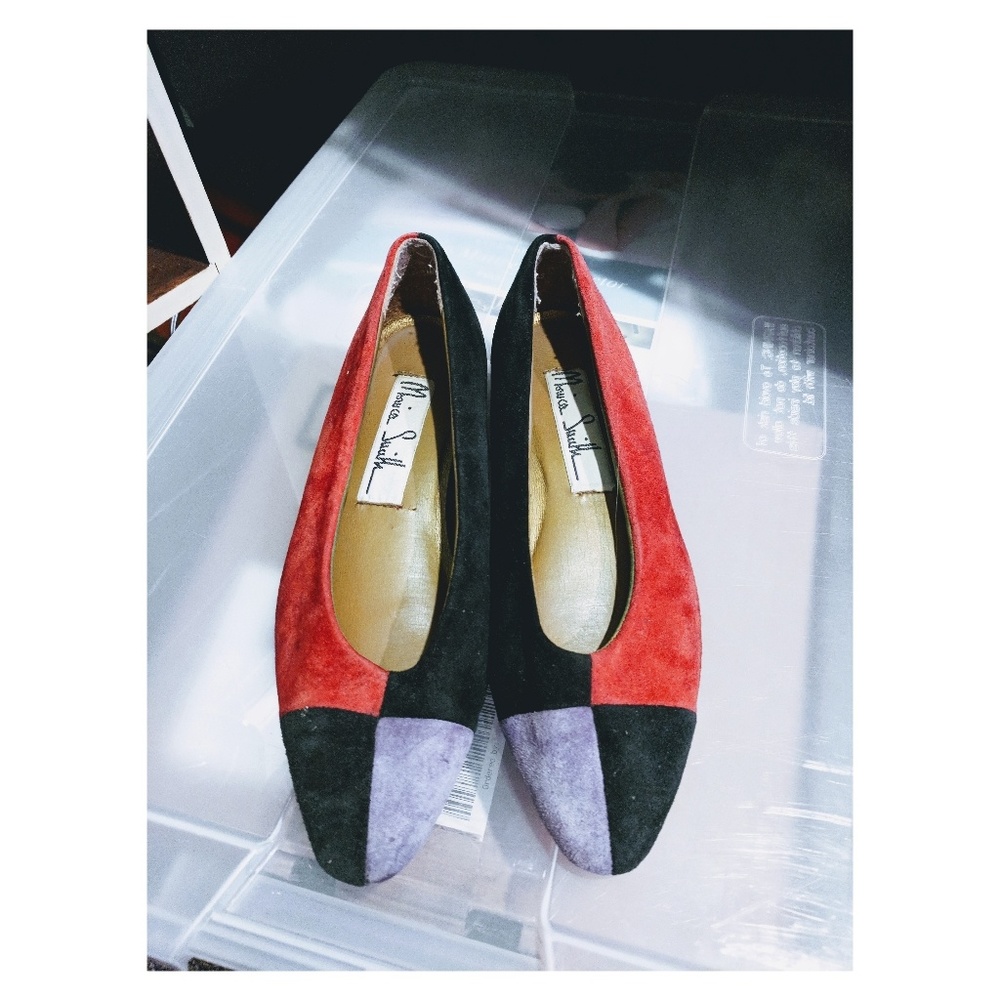 Vintage rounded toe suede flats size 6